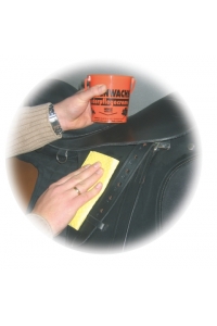 Obrázok pre Krém na kůži, balzám s obsahem včelího vosku Pharmaka Horse Fitform BEESWAX 500 ml