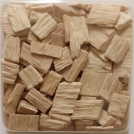 Obrázok pre Buková štěpka na uzení AWPOL KL 10 velikost 6-12 mm balení 1 kg